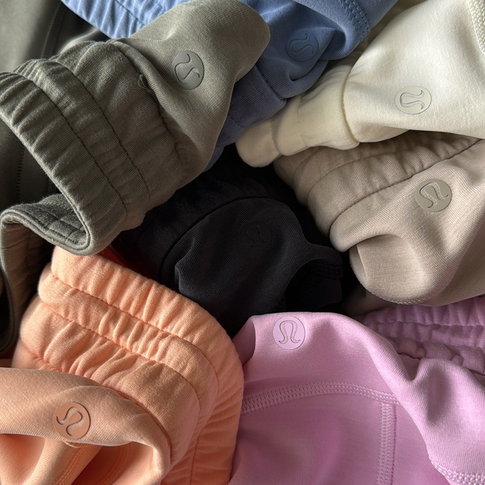 Lululemon Softstreme Shorts 4β Bundle - Picture 9 of 10
